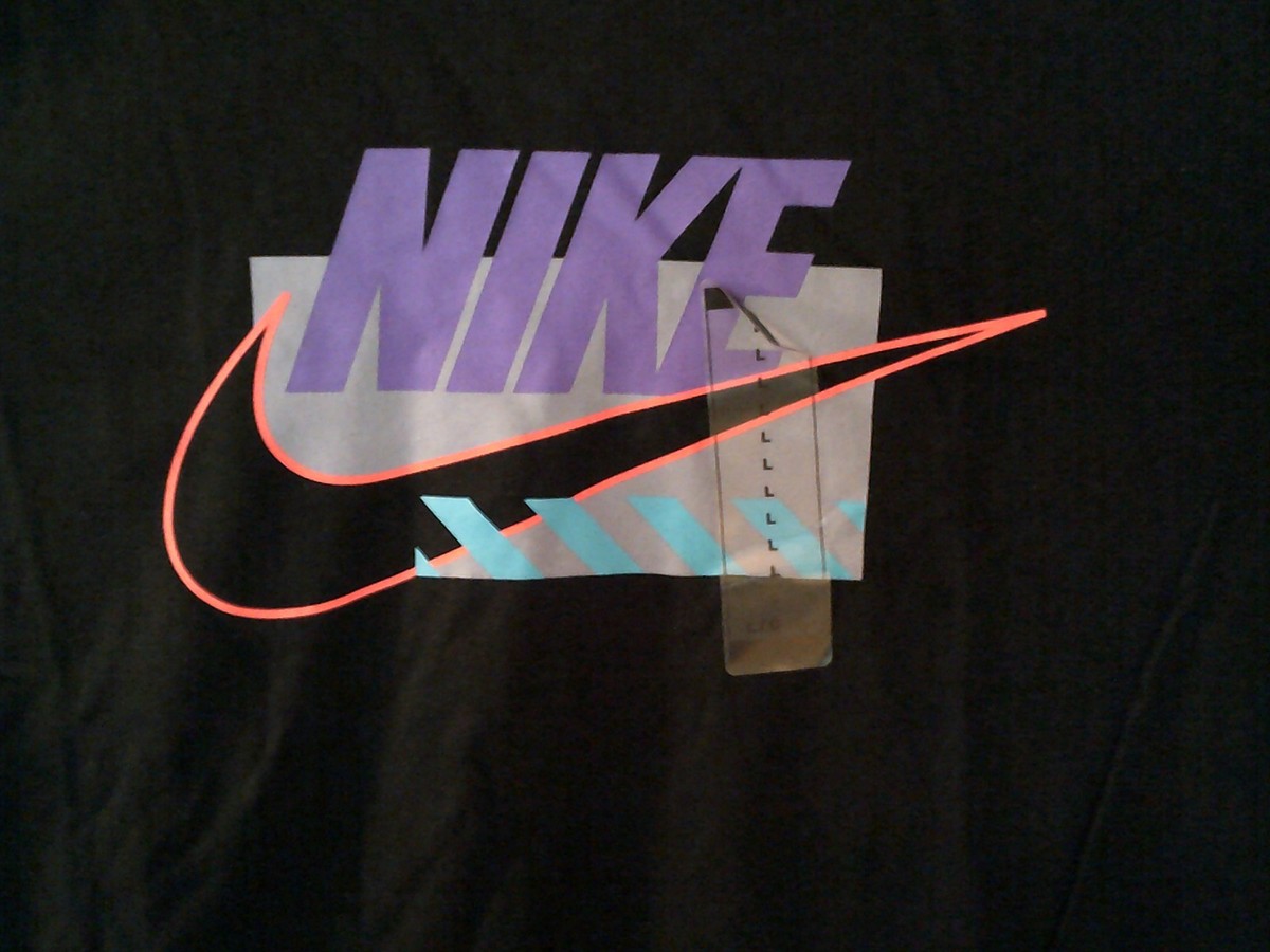 NEW NIKE SPORTSWEAR 