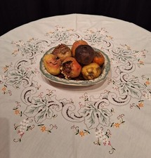 Antica tovaglia Misto Lino Ricamo A Mano Diametro Cm170. Vedi Descrizione