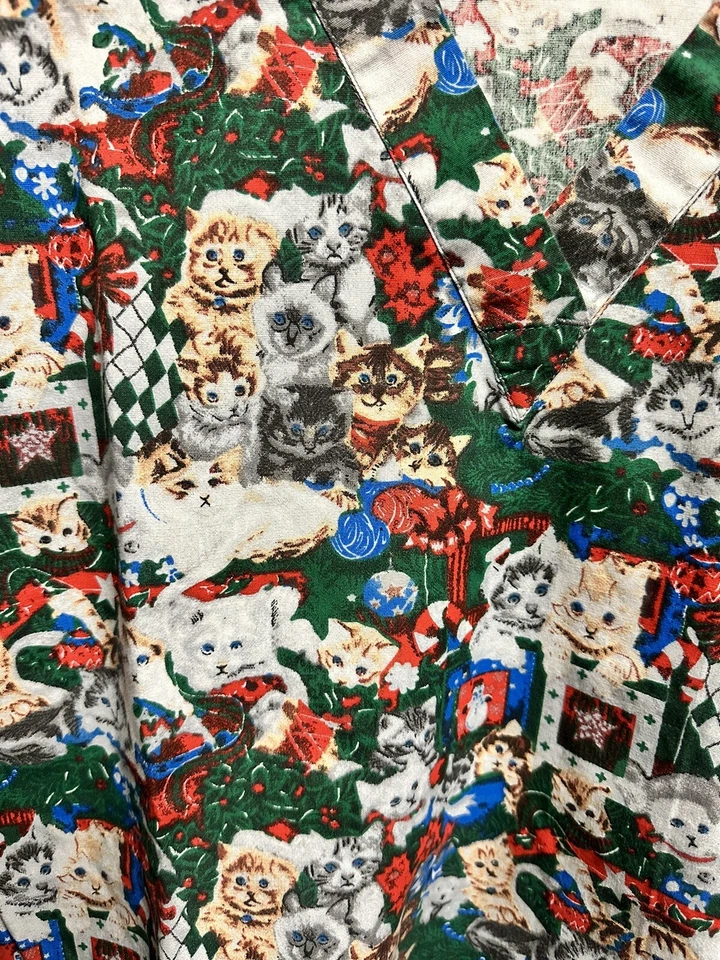 Blusa Médica Melrose by May Hill Uniforms Talla Grande Navidad Gatos 3X Foto 4 de 4