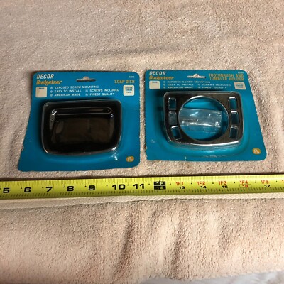LOT OF 2 BATHROOM ACCESSORIES from BATHROOM DECOR - U S A