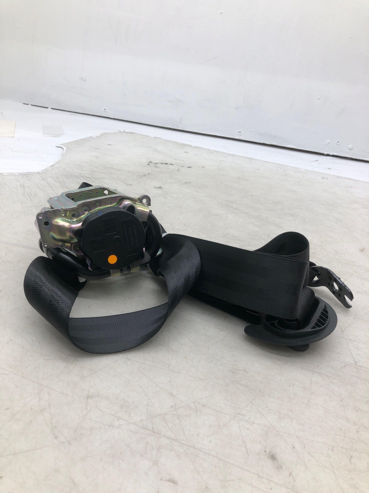 2016-2020 BENTLEY BENTAYGA REAR RIGHT PASSENGER SIDE SEAT BELT RETRACTOR BLACK
