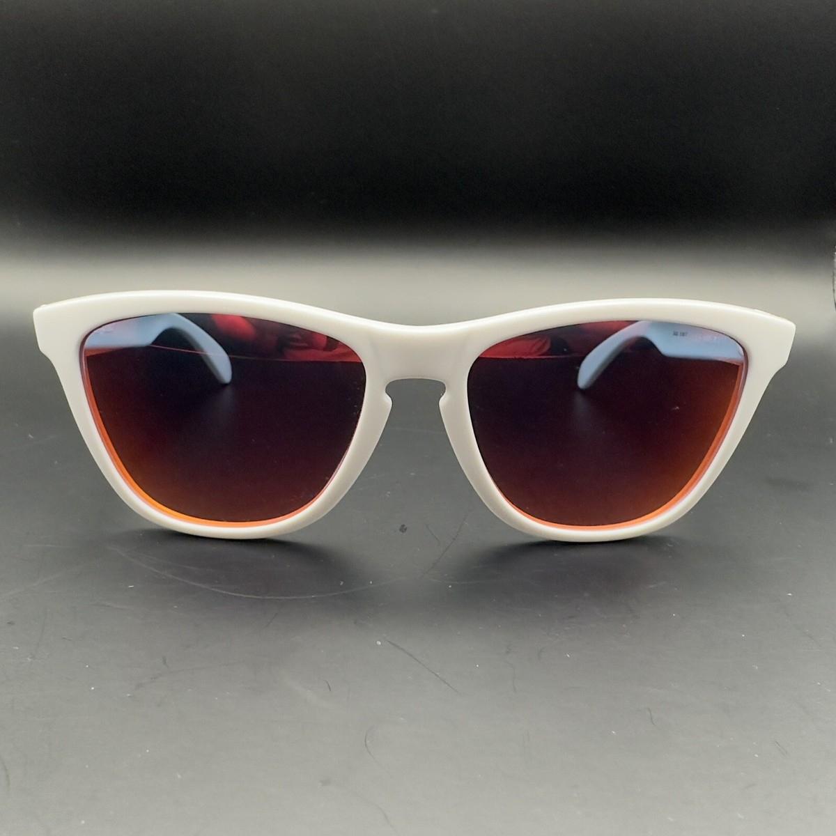 Oakley Frogskin Polished White w/ Ruby Iridium Lenses | eBay Oakley Frogskin Polished White w/ Ruby Iridium Lenses | eBay