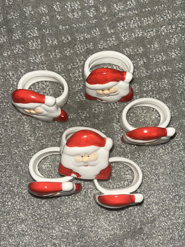 New Boutique Set of 6 Santa Napkin Rings