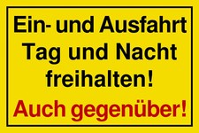 Ein- und Ausfahrt Tag und Nacht freihalten 250 - 350 Kunststoffschild Einfahrt