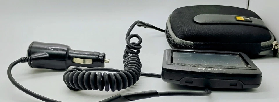 Magellan RoadMate 1200 Car Portable GPS Navigator Bundle w/ Zippered Case - Image 2 of 3