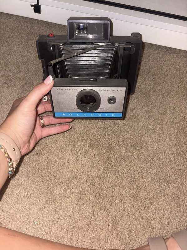 Polaroid Automatic 210 Land Camera Vintage Instant Folding Bellows Camera Black