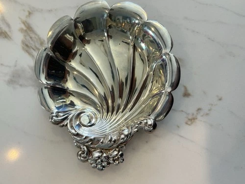 Vintage Eloquence by Lunt Sterling Shell Bowl.