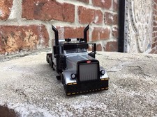 1/64 DCP PETERBILT 389 Flat Top Sleeper TRI AXLE . Custom