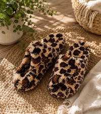 Cuddle Me Slippers Leopard Print Shoes, Women Shoes, Furry Slippers Size 8