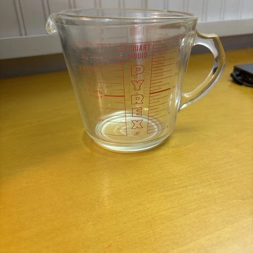 Vintage Pyrex #532 D Handle 4-Cup 1-Quart Red Lettering Glass Measuring Cup USA