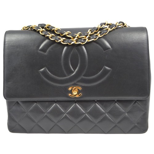 Chanel Black Lambskin Straight Flap Shoulder Bag 110074