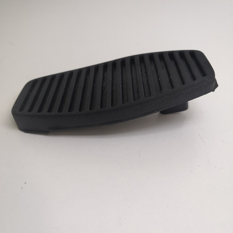 Pair Of Clutch & Brake Pedal Covers For Fiat 500 & Panda – OE 71732954