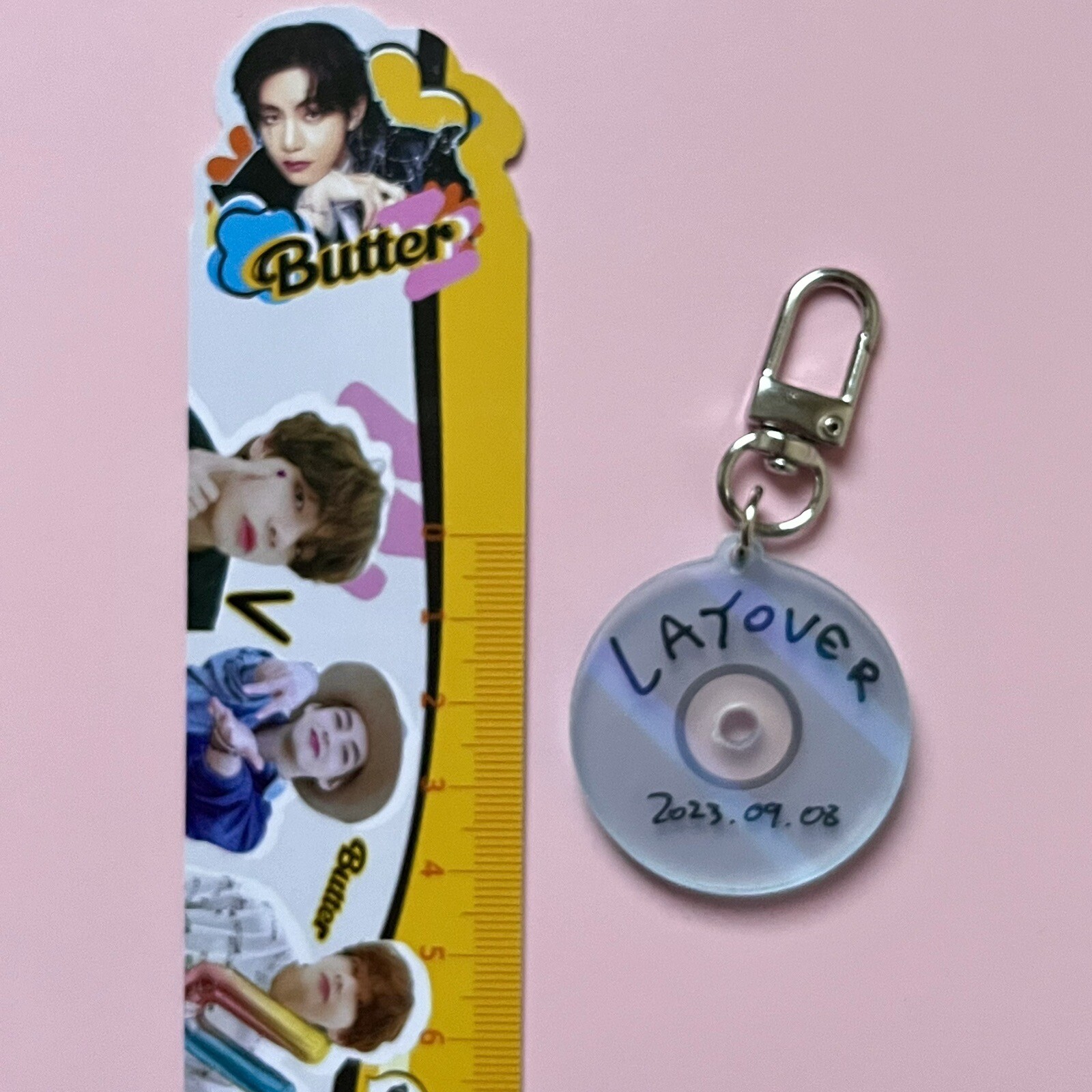 BTS Taehyung LayoVer 2023 solo album CD keyring. V Tae, Bangtan ARMY