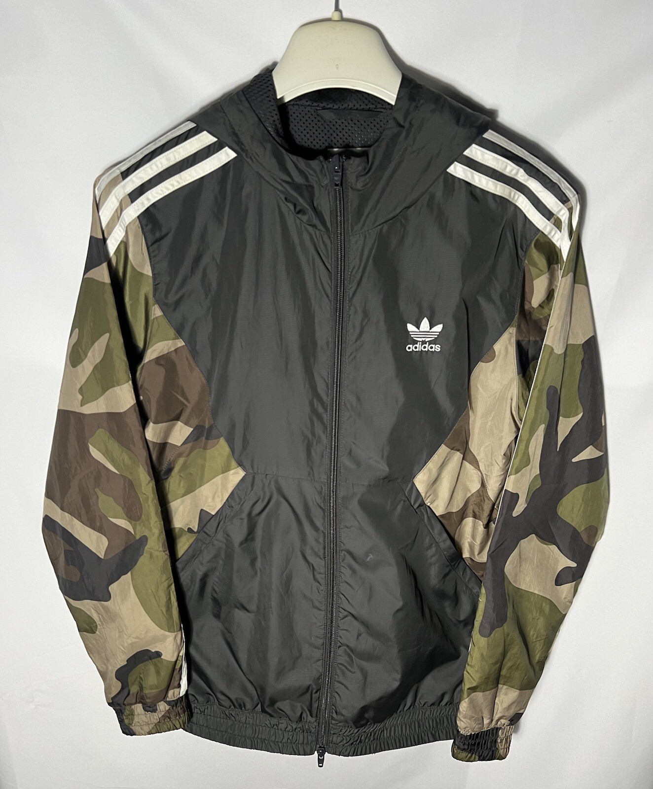 Adidas Windschutzjacke Tarnung Schwarz GRÖSSE S Mann Männer Licht Jacke