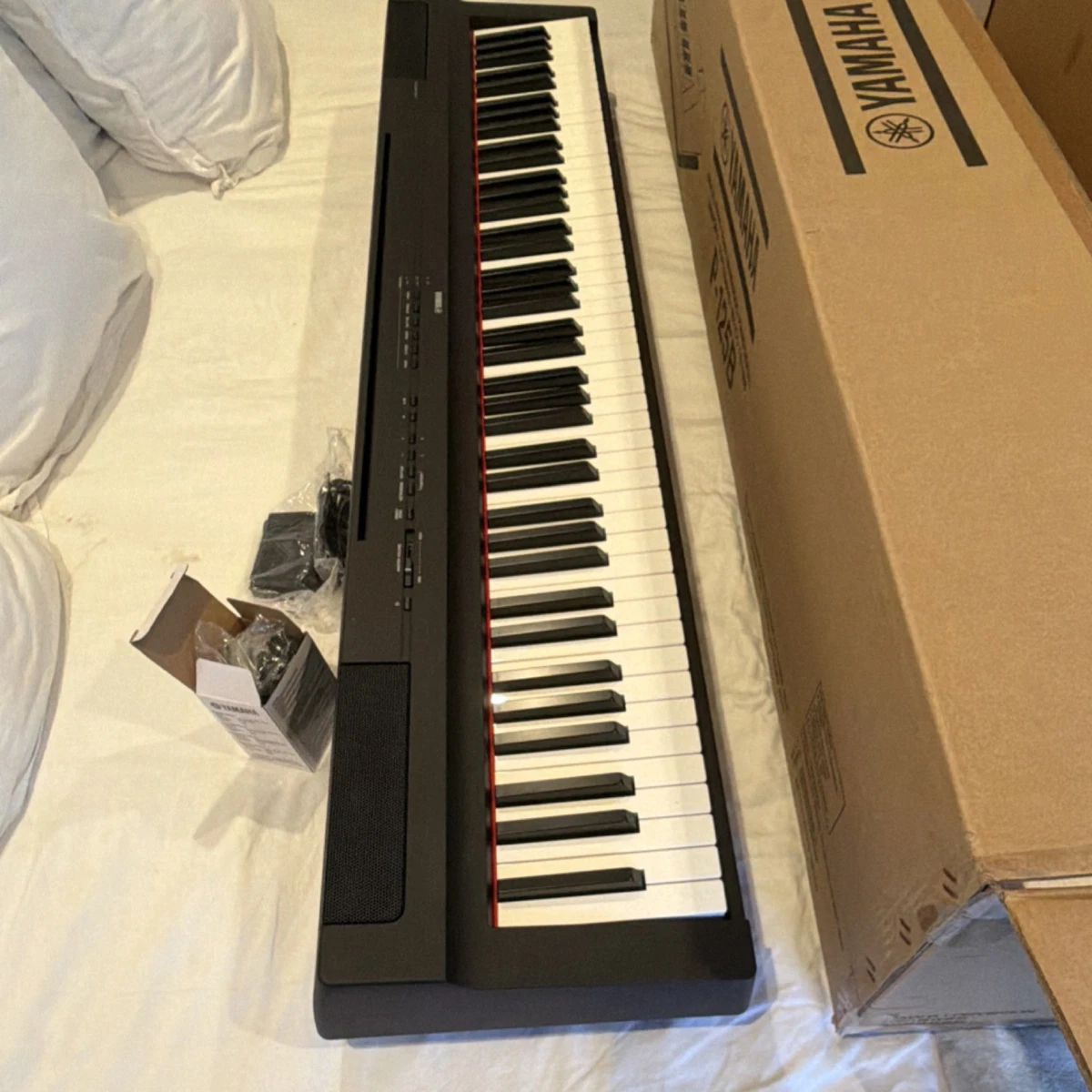 ●販売終了●YAMAHA　デジタルピアノ　P-105　2012年　中古品　椅子有　取説有　ホワイト Yamaha P105 Digital Pianos for sale - eBay