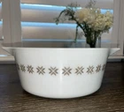 Vintage PYREX Town & Country Star 475-B Casserole No Lid  2.5 Qt. ovenware USA