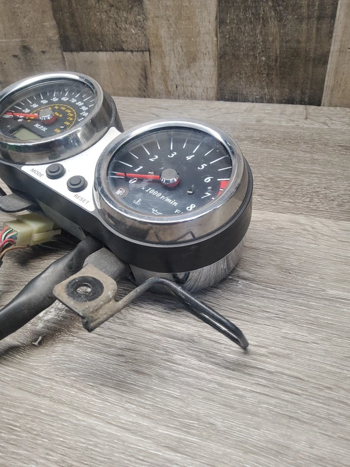 2004 04 04-05 Suzuki VZ1600 VZ 1600 Marauder velocímetro medidores de racimo 23 k millas Foto 4 de 4