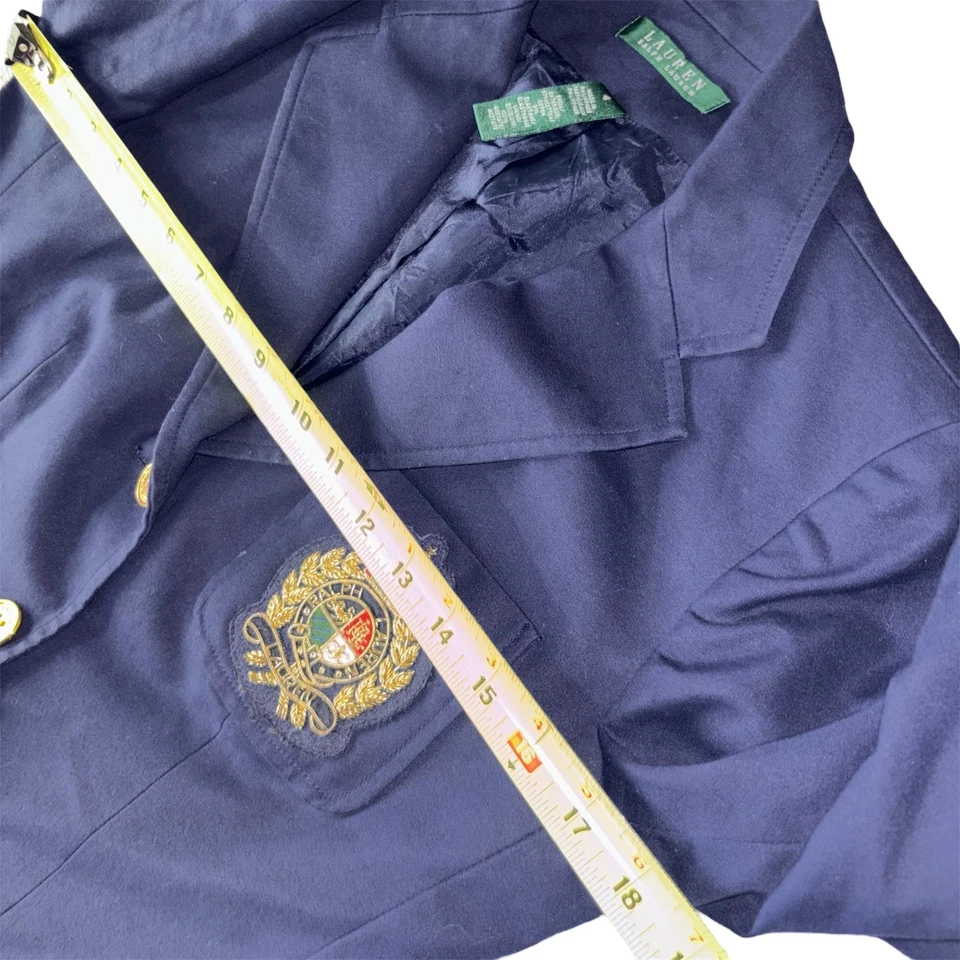 Blazer feminino Lauren Ralph Lauren 4 brasão marinho botões dourados - Imagem 3 de 4