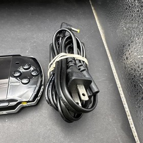 Sony PSP 3000 Piano Black - GOOD CONDITION + Official 4GB Card + Charger E2