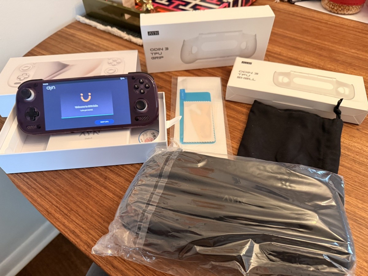 AYN Odin 3 Max Handheld 16/512GB Purple - Accessories Pack - BRAND