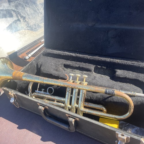 BACH TR300 TRUMPET WITH HARD CASE AND MPC GOOD BEGINNER HORN