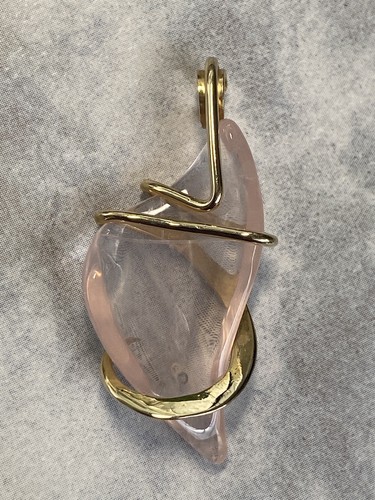 13.14ct Rose Quartz Carved Freeform Pendant In Forged 14K Yellow Gold Total Wt - Picture 7 of 11