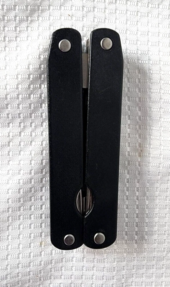 Multi Tool black 8 in 1 Folding Pocket Tool Stainless Steel pliers No case