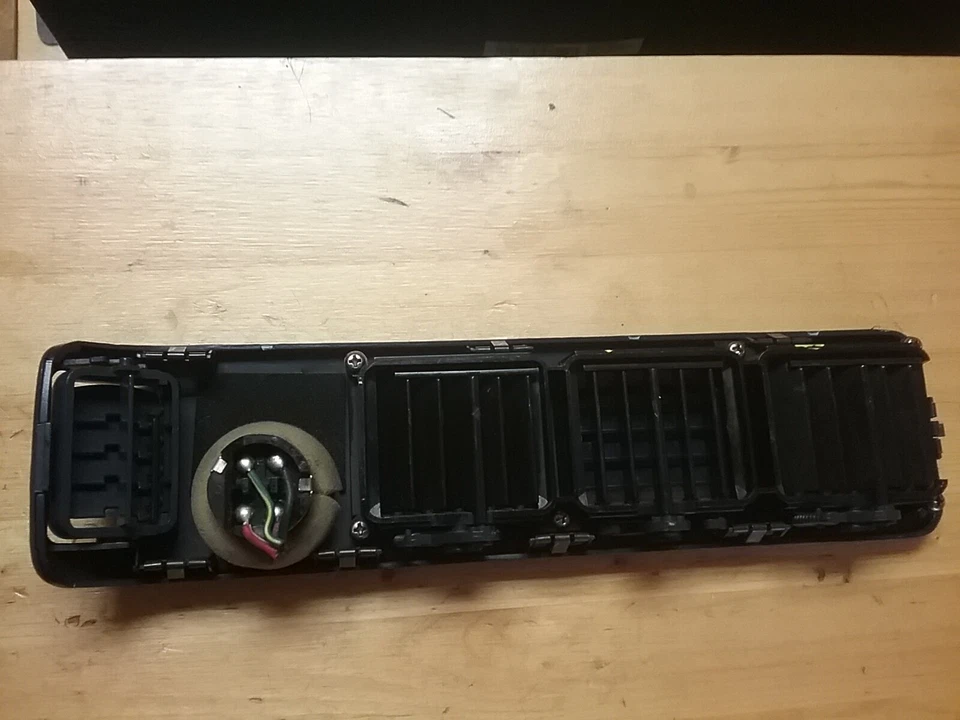 Mazda MPV 1991-1995 tablero delantero izquierdo ventilación de aire con interruptor de control de aire acondicionado  Foto 4 de 4