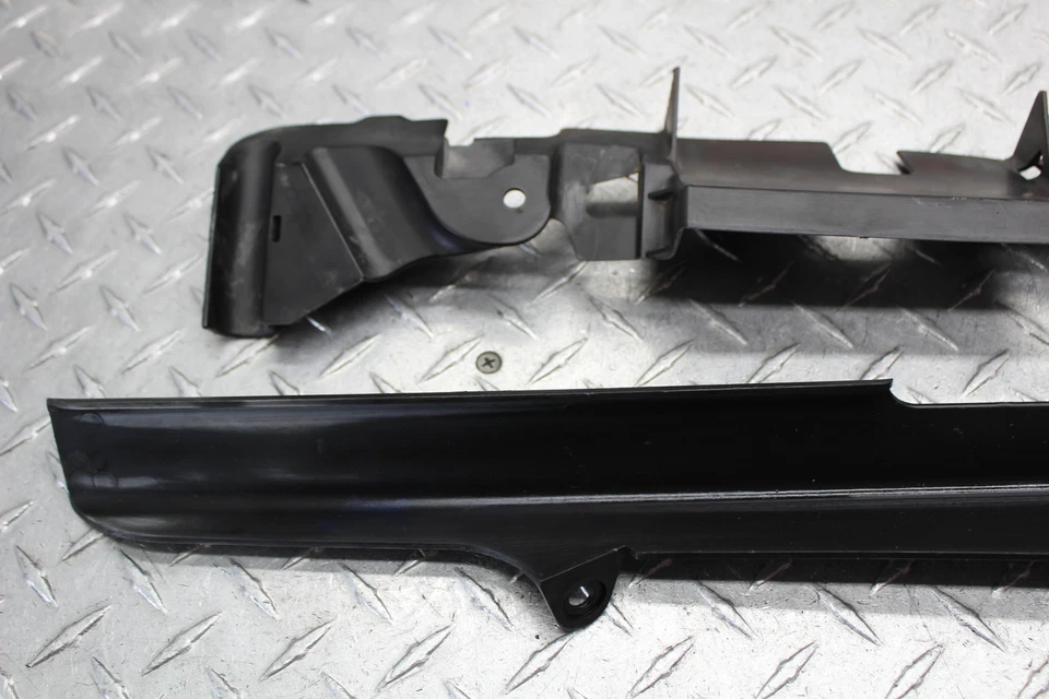 Yamaha YZF R1 2000 abrazador de neumático de rueda trasera guardabarros/protector de cadena/cubierta de bocina y otros Foto 2 de 4