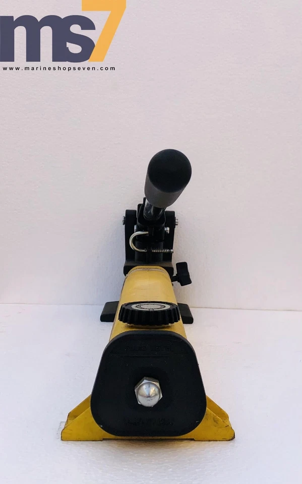 ENERPAC P391 HYDRAULIC HAND PUMP SINGLE SPEED 700 BAR/10,000 PSI #3 - Image 3 of 4