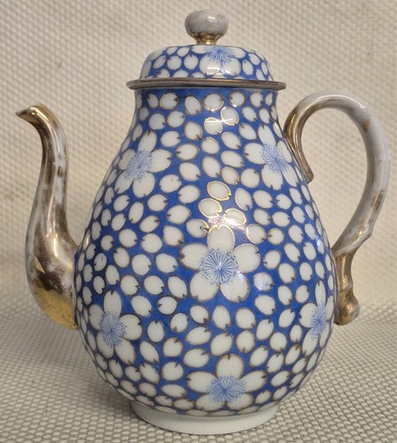 Vintage 17-Piece Blue & White Floral Design Partial Tea Set - Picture 4 of 17
