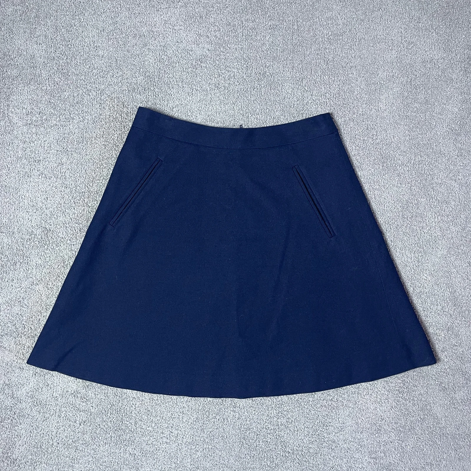 J Crew Wool Blend Navy Blue Mini Preppy Academia Schoolgirl Zip Women's Size 0
Opens in a new window