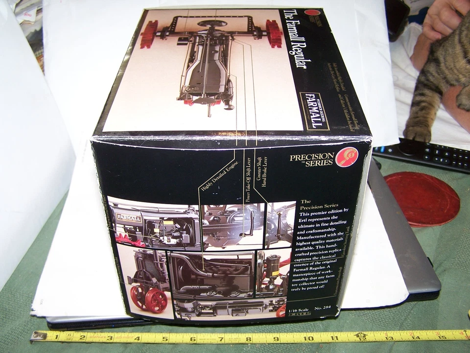 Ertl Precision Series #1 McCormick Deering Farmall Regular Tractor 1/16 1991 Neu in OVP - Bild 2 von 4
