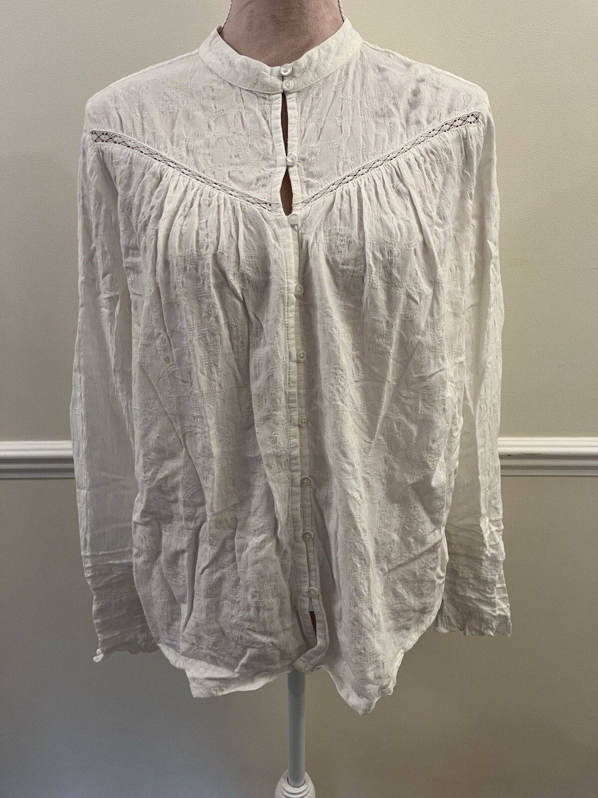 And/Or Delicate Patterned White Buttoned Blouse- … - image 1