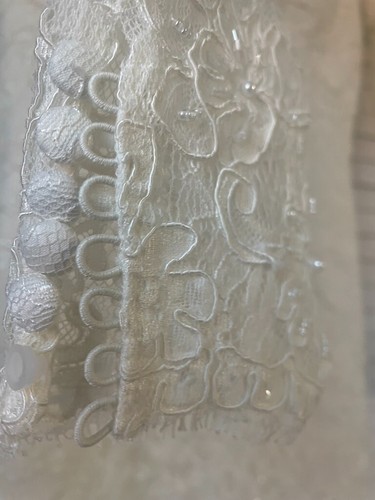 **AMAZING PRICE** Elegant lace & pearl detailed Oleg Cassini wedding dress 8/10 - Picture 11 of 16