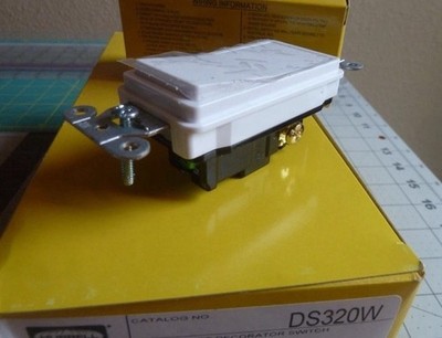 10 Pack Hubbell DS320W Decorator Rocker Switches 3 Way 120 277V- 20 A White