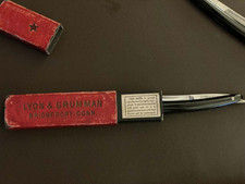 Shave Ready Vintage Lyon & Grumman Collectible Straight Razor w/ Box