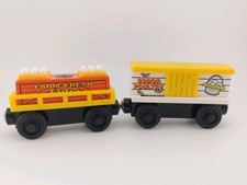 Thomas  Friends Wooden Railway SODOR CHICKEN CAR  EGG CAR with Working Sounds 