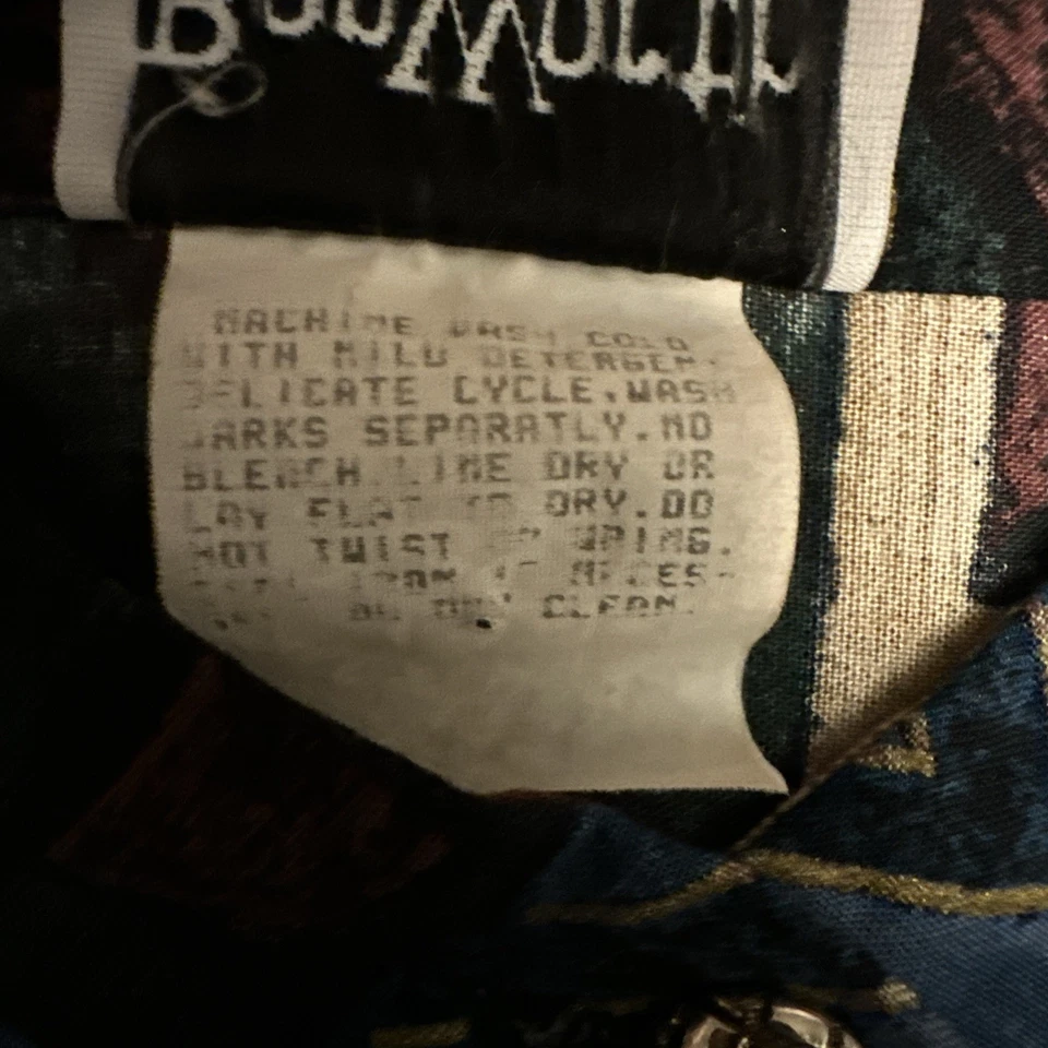 Camisa Bonworth para mujer geométrica con botones grande Foto 3 de 4