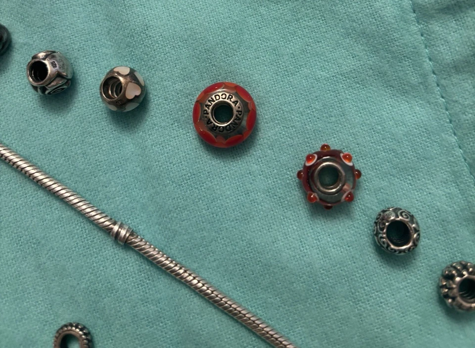 Pulseira de prata esterlina com 9 berloques temáticos de amor Pandora - Imagem 3 de 4