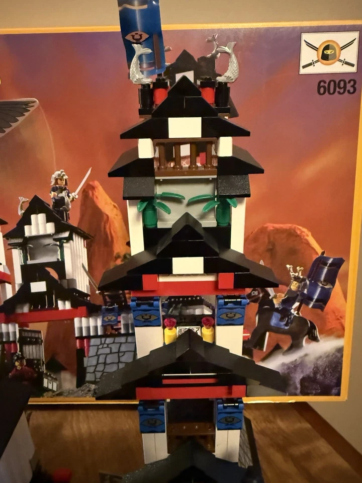 LEGO Castle: Flying Ninja Fortress (6093) с коробкой и инструкциями - Изображение 4 из 4