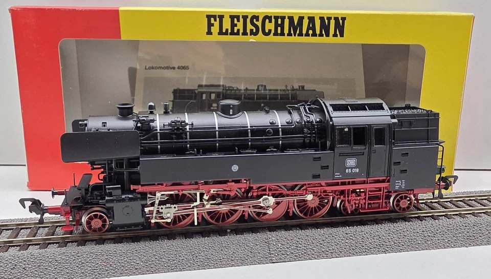 Fleischmann H0 4065 Dampflok BR 65 018 DB NEU TOP ZUSTAND UNBESPIELT m.OVP