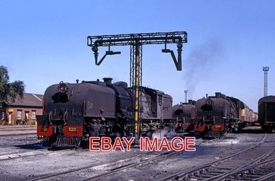 PHOTO  S AFRICA RAILWAY CLASS 14A 520 512 & 509 - CARRIAGE SIDINGS BULAWAYO. 18