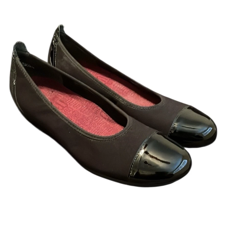 MUNRO | Women’s Black Patent Leather/Nylon Flats Size 8 - Image 4 of 4