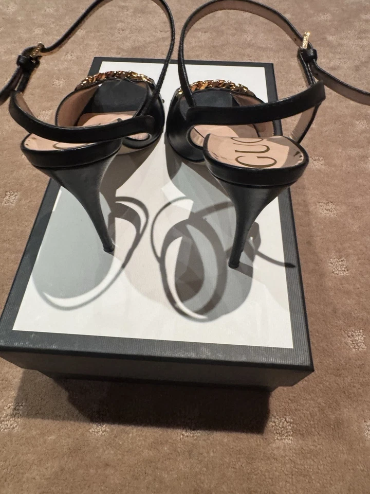 SAPATOS DE SALTO ALTO FEMININOS GUCCI TAMANHO 37 ÓTIMO ESTADO AINDA NA CAIXA - Imagem 4 de 4