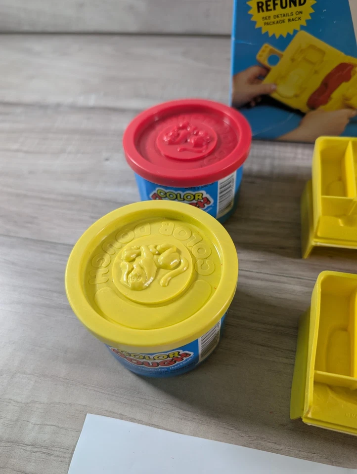 Hot Wheels Car Factory Set Modeling Mattel 1989 ( VERY RARE ) Near Complete !!! - Image 2 of 4