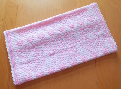 NEU gehäkelte Babydecke ''Snuggle Time & Hearts'' - weiß & babyrosa