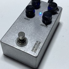 Pedal de distorsión de pedal de guitarra Fairfield Circuitry 900 Fuzz.
