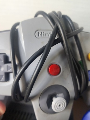 Nintendo 64 N64 Console Bundle W/ 3 Games, 5 Controllers, & 2 Memory Card . - Picture 6 of 17