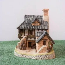 David Winter Cottages "Coopers Cottage" In excellent condition, in original box.